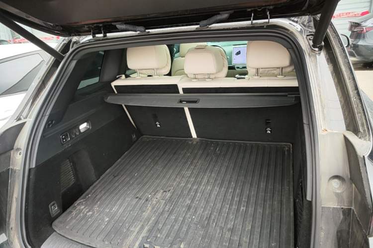 Used Li Auto L6 2025 Pro Smart Refresh Edition Trunk