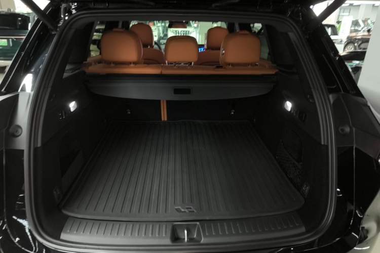 Used Li Auto L6 2025 Pro Smart Refresh Edition Trunk