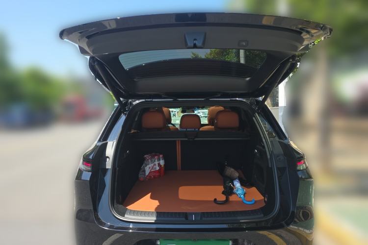 Used Li Auto L6 2025 Pro Smart Refresh Edition Trunk