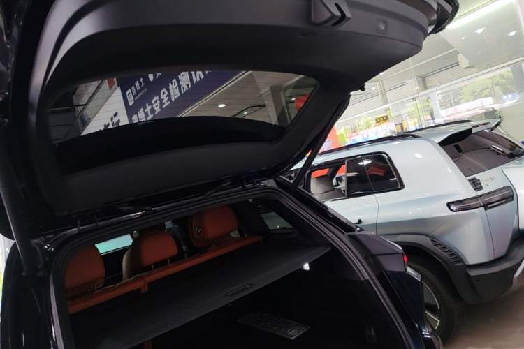 Used Li Auto L6 2025 Pro Smart Refresh Edition Trunk