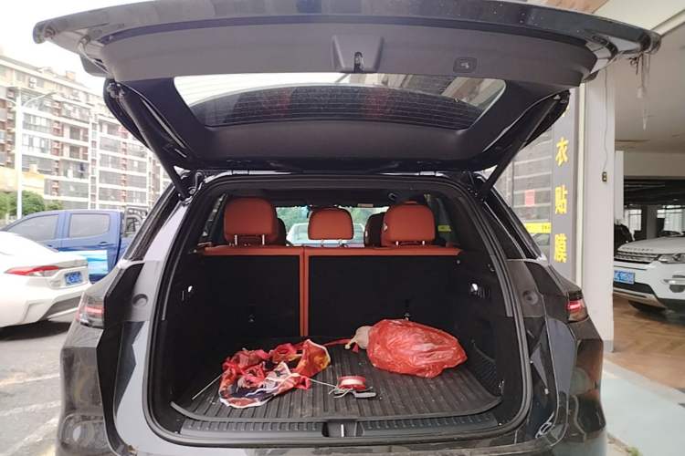 Used Li Auto L6 2025 Pro Smart Refresh Edition Trunk