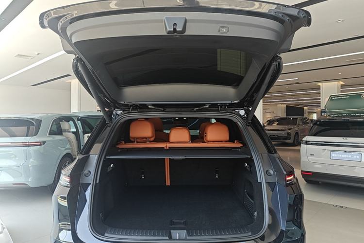 Used Li Auto L6 2025 Pro Smart Refresh Edition Trunk