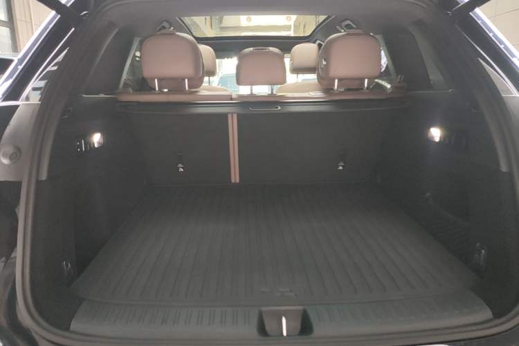 Used Li Auto L6 2025 Max Smart Refresh Edition Trunk