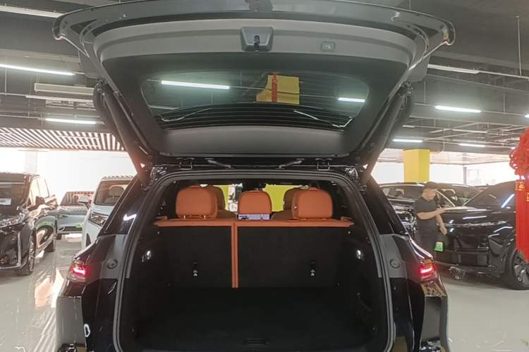 Used Li Auto L6 2025 Pro Smart Refresh Edition Trunk