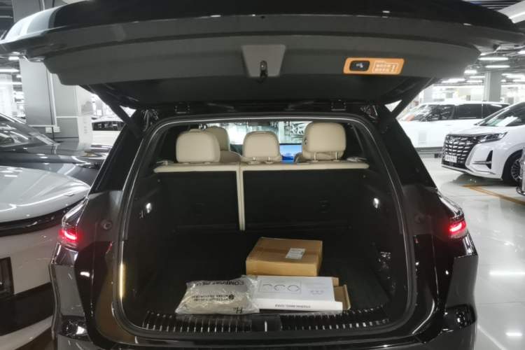 Used Li Auto L6 2025 Pro Smart Refresh Edition Trunk