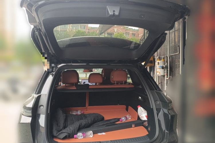 Used Li Auto L6 2025 Pro Smart Refresh Edition Trunk