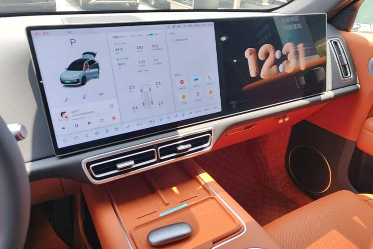 Used Li Auto L6 2025 Pro Smart Refresh Edition Audio And AC Panel