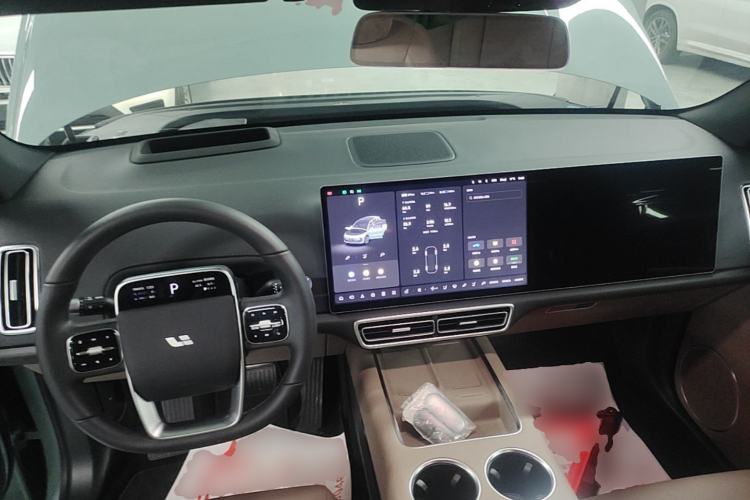 Used Li Auto L6 2025 Pro Smart Refresh Edition Center Console