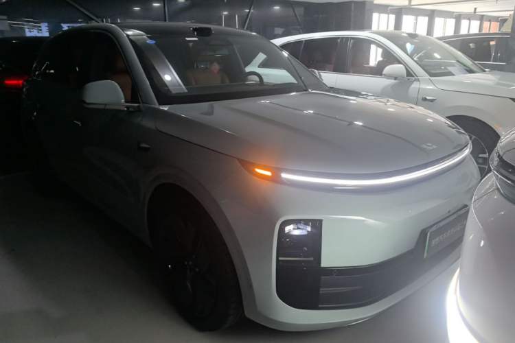 Used Li Auto L6 2025 Max Smart Refresh Edition Front Right 45 Deg