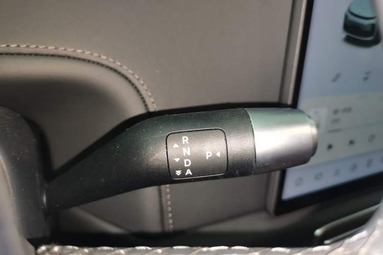 Used Li Auto L6 2025 Pro Smart Refresh Edition Gear Lever