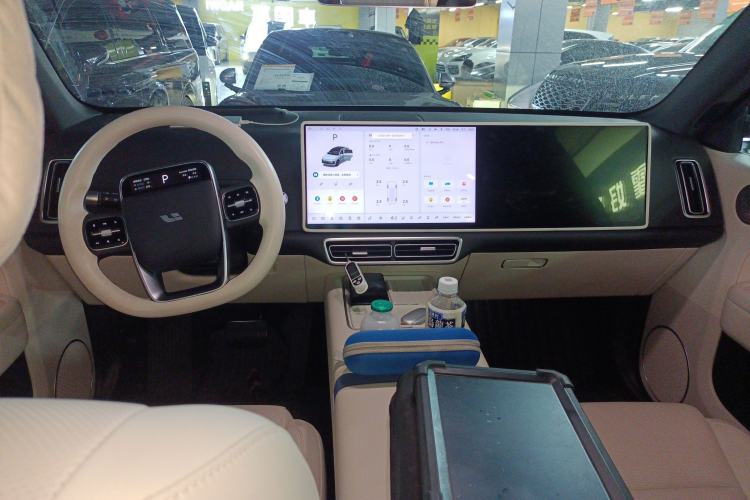 Used Li Auto L6 2025 Max Smart Refresh Edition Interior 2