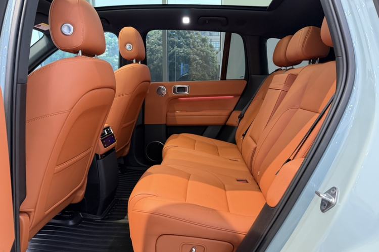 Used Li Auto L6 2025 Max Smart Refresh Edition Interior 4