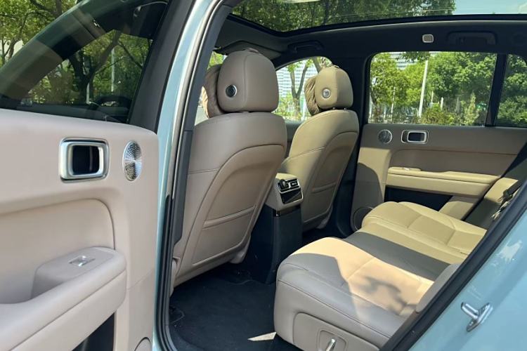 Used Li Auto L6 2025 Max Smart Refresh Edition Interior 4