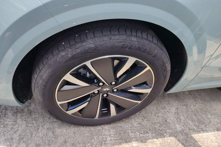 Used Li Auto L6 2025 Pro Smart Refresh Edition Left Front Wheel Hub