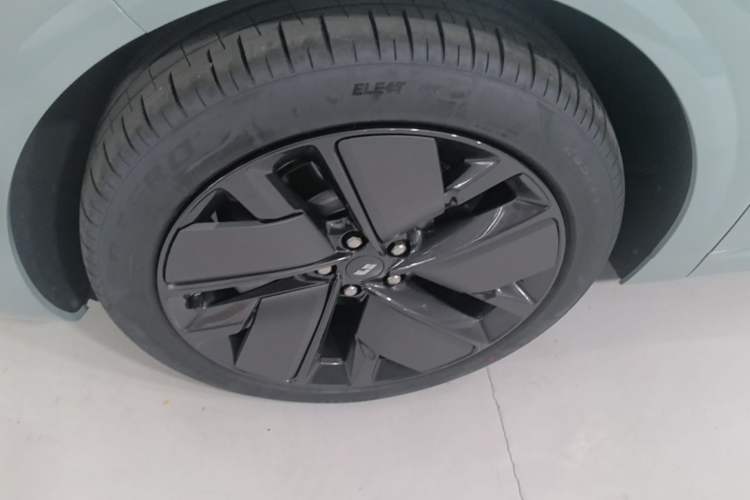 Used Li Auto L6 2025 Max Smart Refresh Edition Left Front Wheel Hub