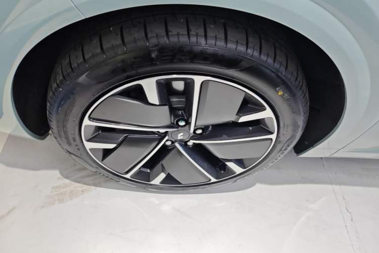 Used Li Auto L6 2025 Max Smart Refresh Edition Left Front Wheel Hub