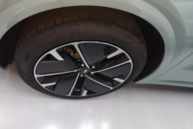 Used Li Auto L6 2025 Pro Smart Refresh Edition Left Front Wheel Hub