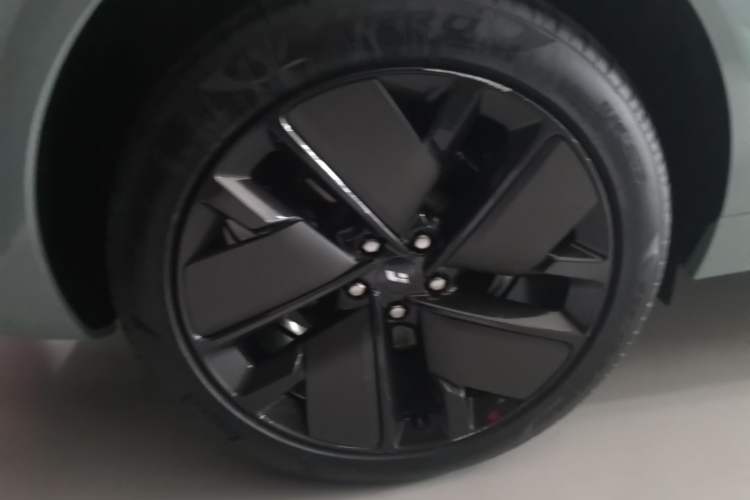 Used Li Auto L6 2025 Max Smart Refresh Edition Right Rear Wheel Hub