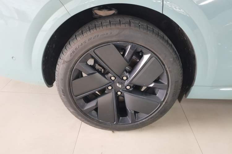Used Li Auto L6 2025 Pro Smart Refresh Edition Right Rear Wheel Hub
