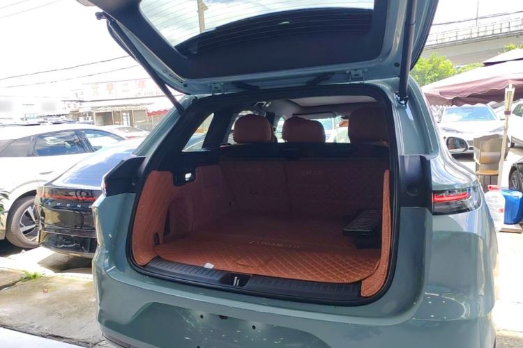 Used Li Auto L6 2025 Pro Smart Refresh Edition Trunk