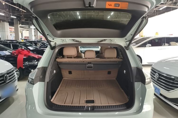Used Li Auto L6 2025 Max Smart Refresh Edition Trunk