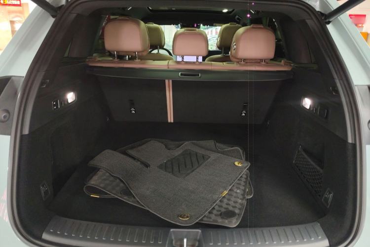 Used Li Auto L6 2025 Pro Smart Refresh Edition Trunk