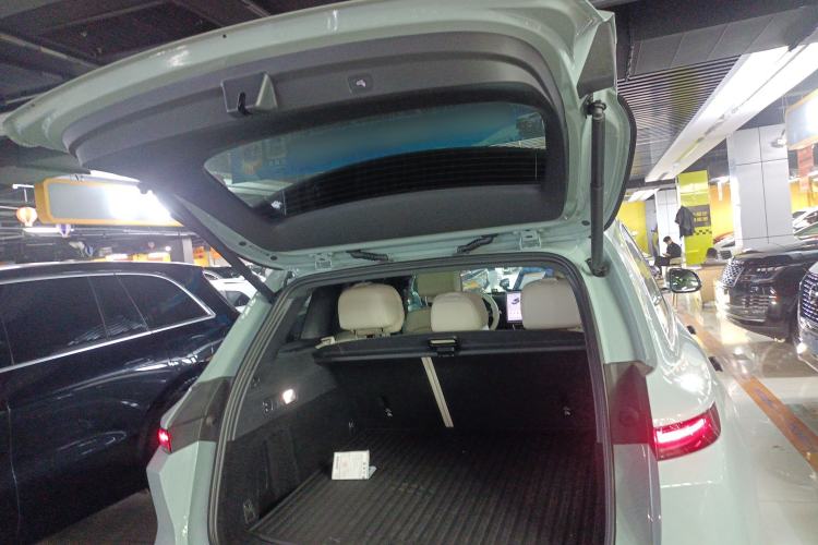 Used Li Auto L6 2025 Max Smart Refresh Edition Trunk