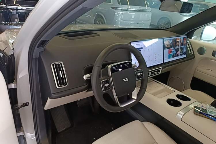 Used Li Auto L6 2025 Pro Smart Refresh Edition Center Console