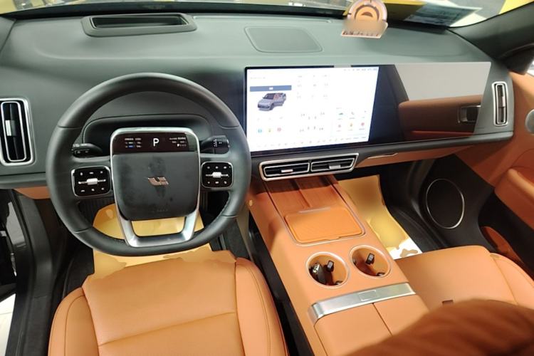 Used Li Auto L6 2025 Pro Smart Refresh Edition Center Console