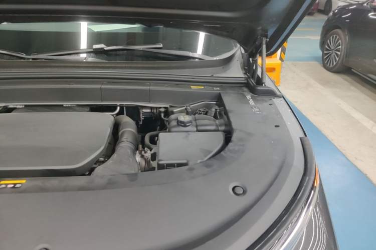 Used Li Auto L6 2025 Pro Smart Refresh Edition Engine Bay Left