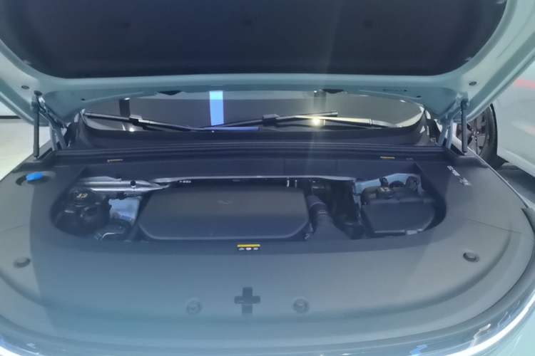 Used Li Auto L6 2025 Max Smart Refresh Edition Engine Bay