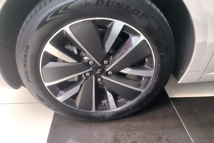 Used Li Auto L6 2025 Pro Smart Refresh Edition Exterior 4