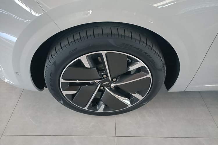 Used Li Auto L6 2025 Max Smart Refresh Edition Exterior 4