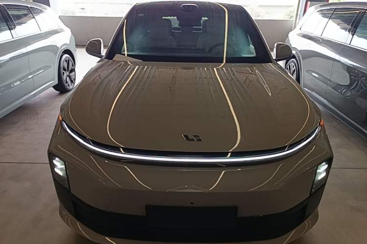 Used Li Auto L6 2025 Pro Smart Refresh Edition Front
