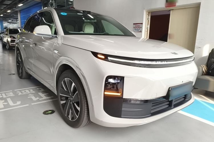 Used Li Auto L6 2025 Max Smart Refresh Edition Front Right 45 Deg