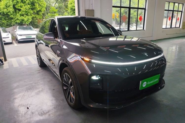 Used Li Auto L6 2025 Pro Smart Refresh Edition Front Right 45 Deg