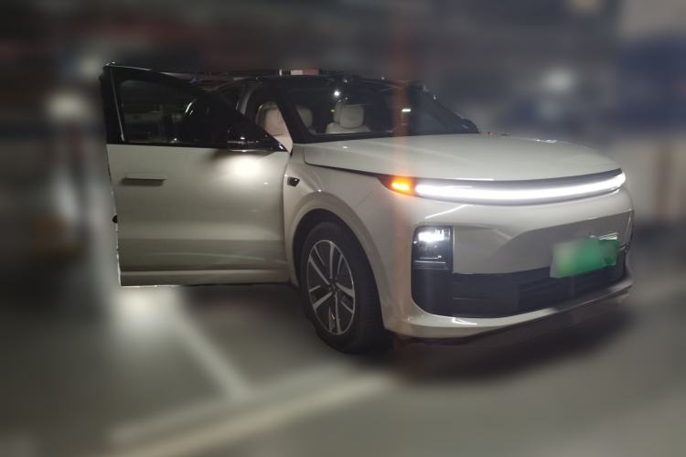 Used Li Auto L6 2025 Max Smart Refresh Edition Front Right 45 Deg