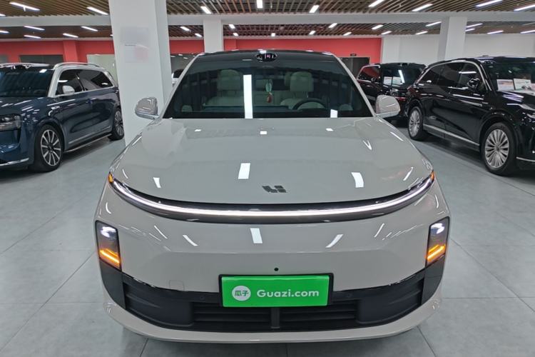 Used Li Auto L6 2025 Pro Smart Refresh Edition Front