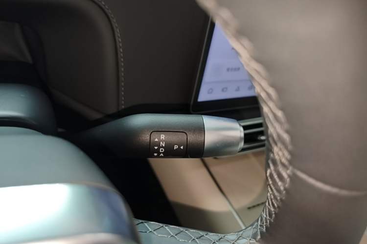 Used Li Auto L6 2025 Max Smart Refresh Edition Gear Lever