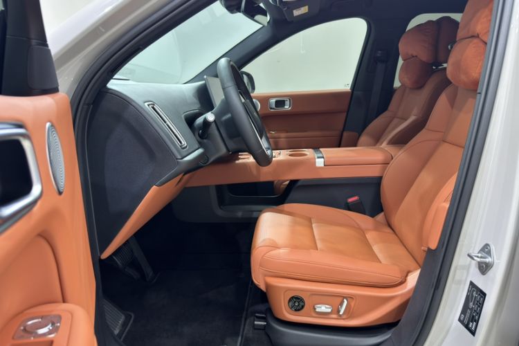 Used Li Auto L6 2025 Pro Smart Refresh Edition Interior 1