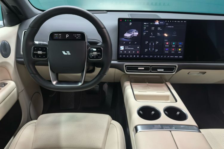 Used Li Auto L6 2025 Pro Smart Refresh Edition Interior 11