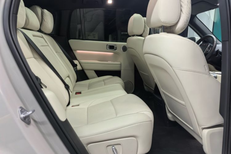 Used Li Auto L6 2025 Pro Smart Refresh Edition Interior 9