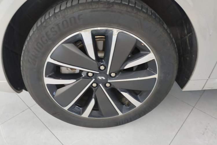Used Li Auto L6 2025 Pro Smart Refresh Edition Left Front Wheel Hub