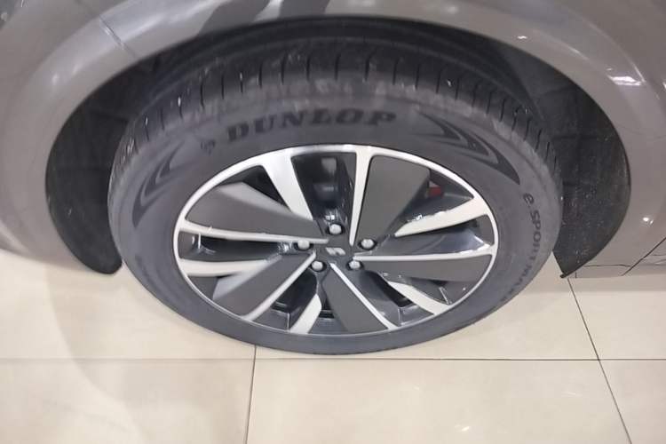 Used Li Auto L6 2025 Max Smart Refresh Edition Left Front Wheel Hub