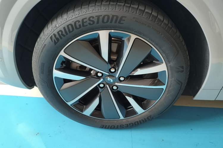 Used Li Auto L6 2025 Max Smart Refresh Edition Left Front Wheel Hub