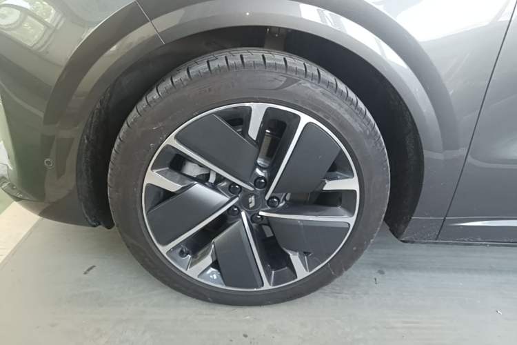 Used Li Auto L6 2025 Max Smart Refresh Edition Left Front Wheel Hub