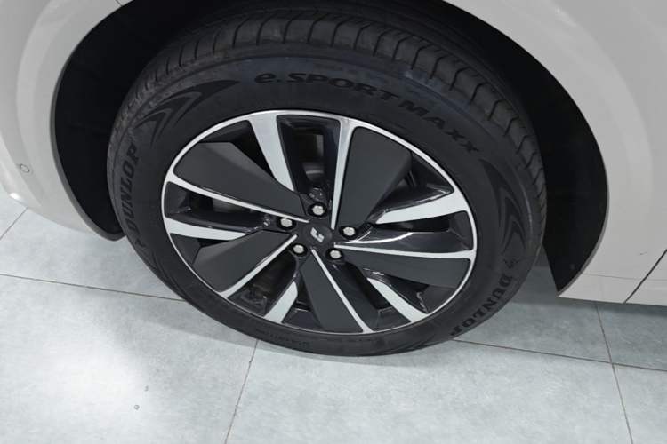 Used Li Auto L6 2025 Pro Smart Refresh Edition Left Front Wheel Hub