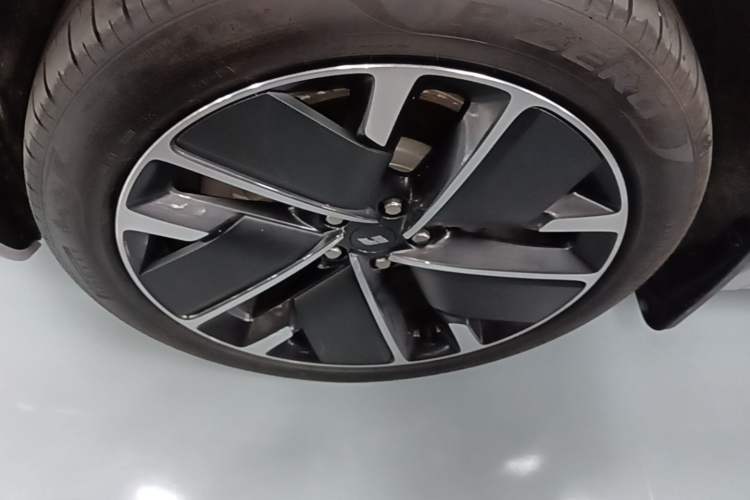 Used Li Auto L6 2025 Max Smart Refresh Edition Left Front Wheel Hub