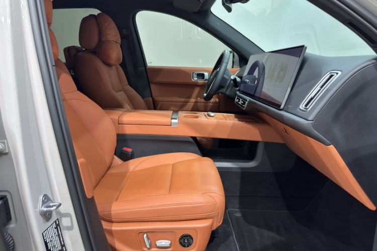 Used Li Auto L6 2025 Pro Smart Refresh Edition Right Front Seat
