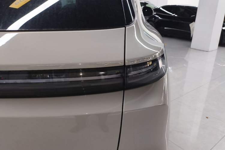Used Li Auto L6 2025 Pro Smart Refresh Edition Right Rear Taillight